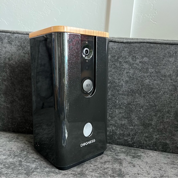 NIB Sparkly Black DOGNESS Smart Cam Treater - Picture 3 of 15